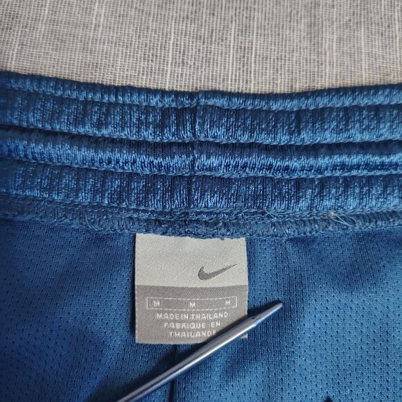 Vintage Nike Shorts Size Medium Bue White Swoosh Embroiderd Training Gym Workout - Picture 7 of 12